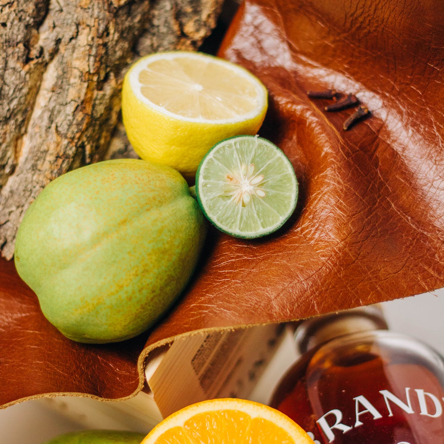 MINI SERIES #05 - Brandy, Leather, Pear, Teakwood & Clove